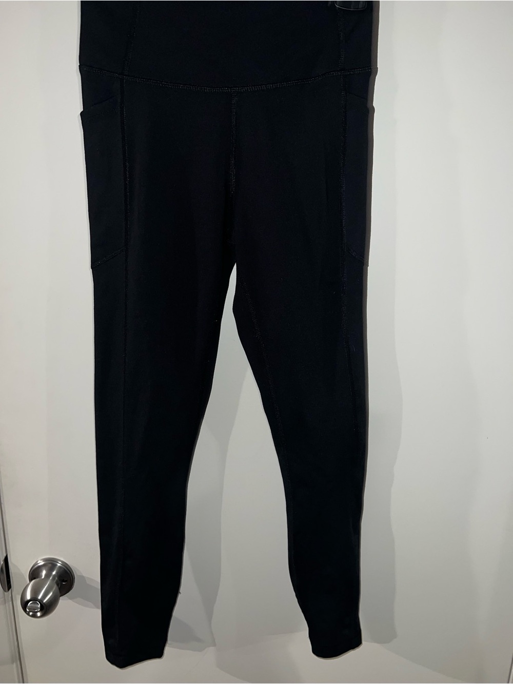 VSX Black  Performance yoga pants Capri